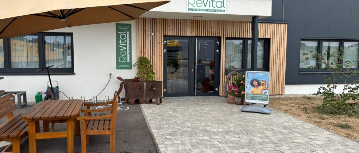 Außenansicht des ReVital Shop in Purgstall.