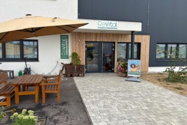 Außenansicht des ReVital Shop in Purgstall.